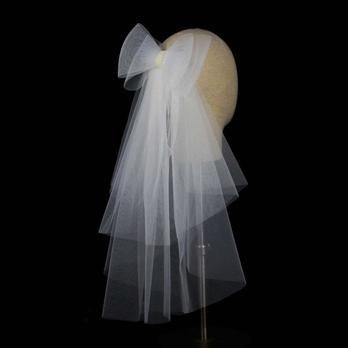 V302 White Bridal Veil with a bow Pearls Bows Multi-Layer Semi-Transparent Tulle Shoulder Length Brides Veil with Hair Comb
