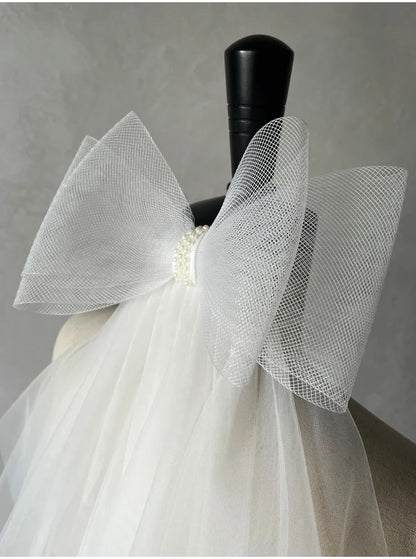 V302 White Bridal Veil with a bow Pearls Bows Multi-Layer Semi-Transparent Tulle Shoulder Length Brides Veil with Hair Comb