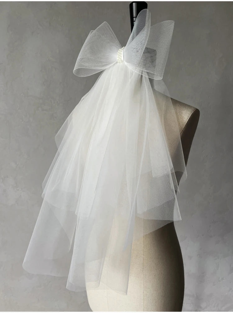 V302 White Bridal Veil with a bow Pearls Bows Multi-Layer Semi-Transparent Tulle Shoulder Length Brides Veil with Hair Comb